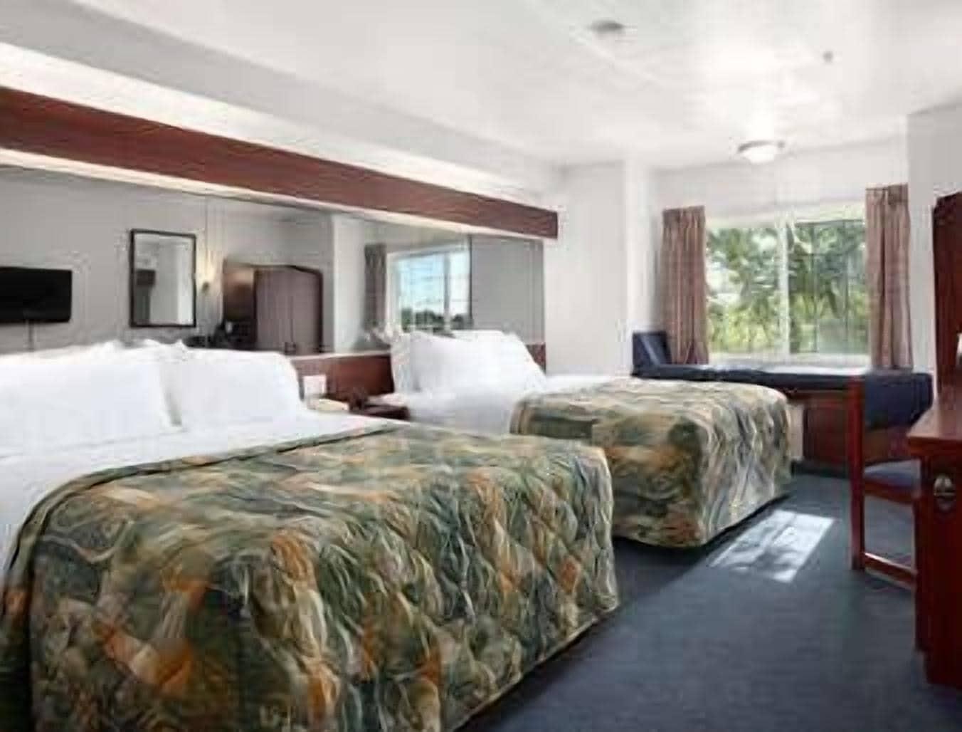 Days Inn & Suites By Wyndham Greeley Eksteriør billede