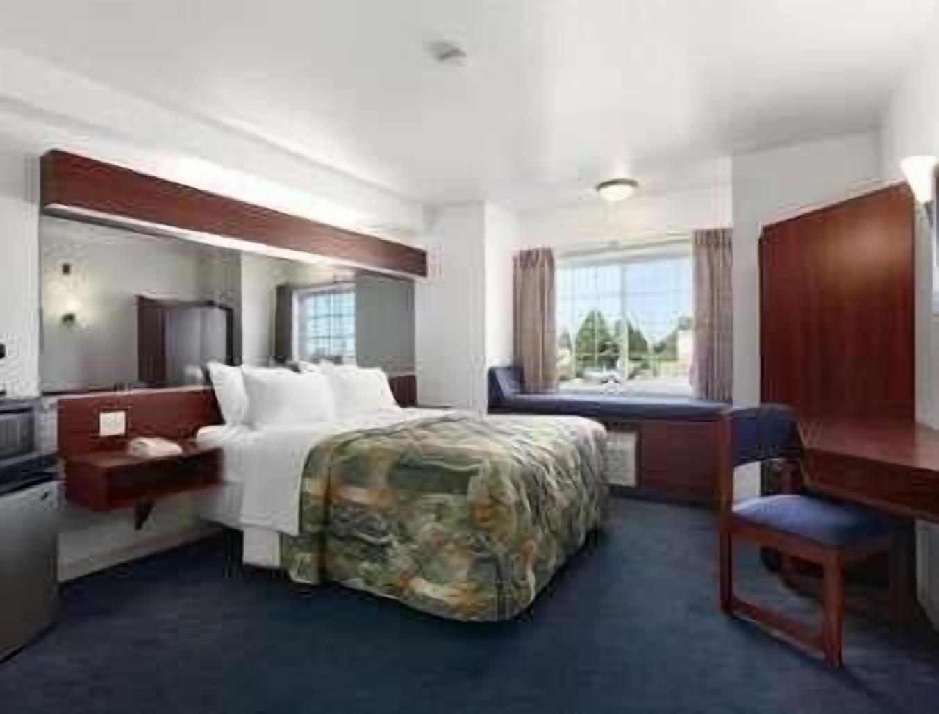 Days Inn & Suites By Wyndham Greeley Eksteriør billede