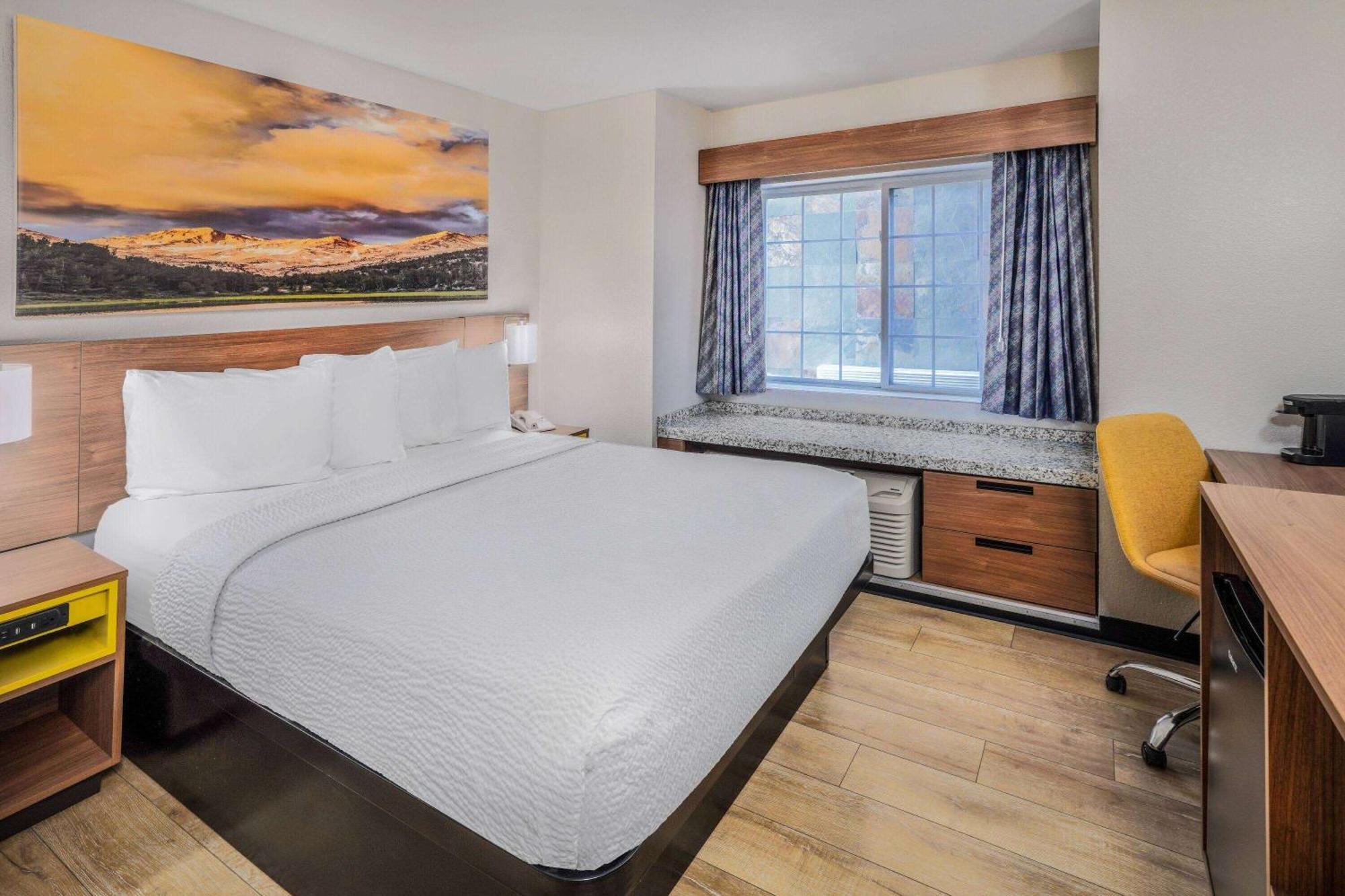 Days Inn & Suites By Wyndham Greeley Eksteriør billede