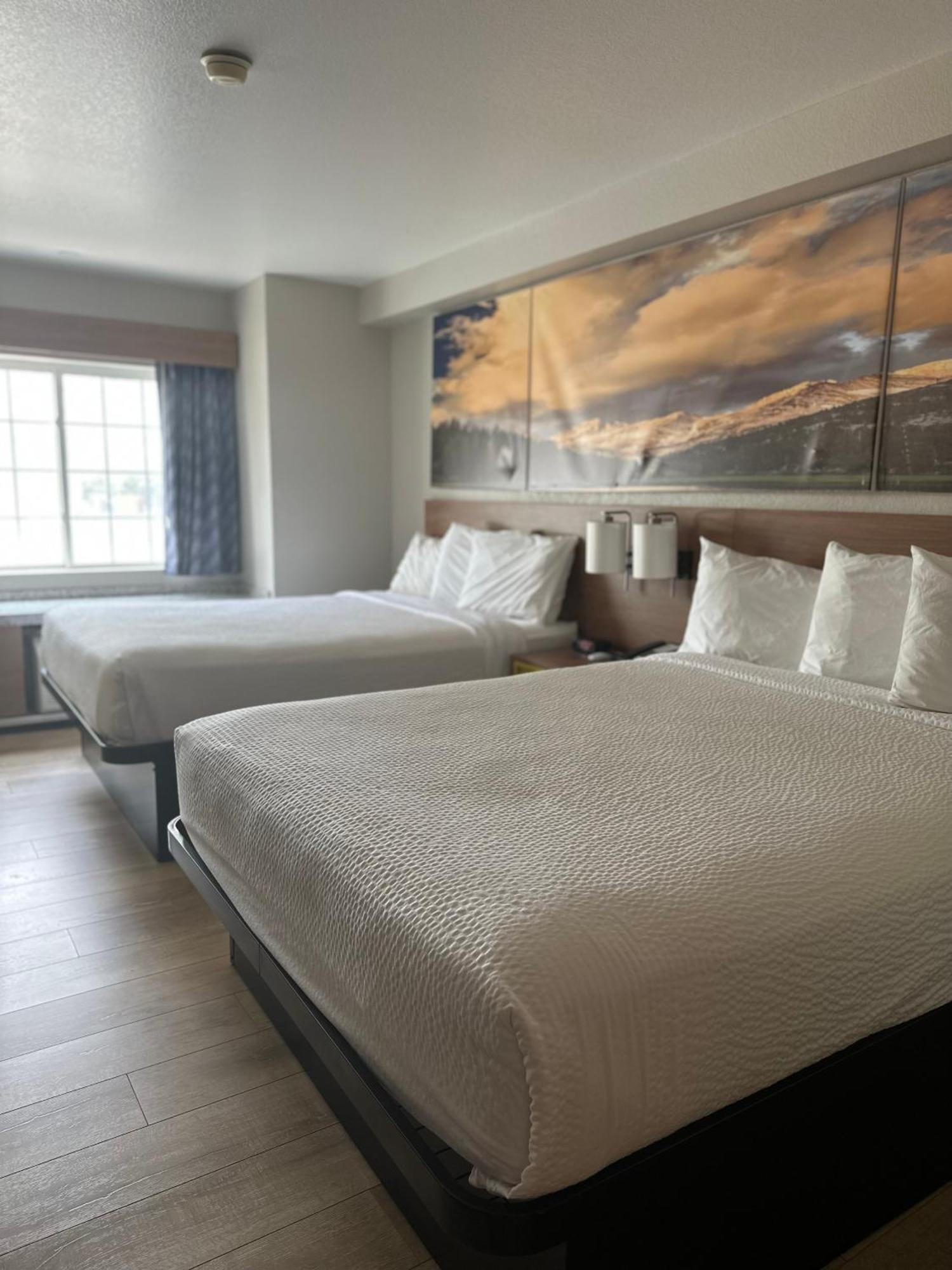 Days Inn & Suites By Wyndham Greeley Eksteriør billede